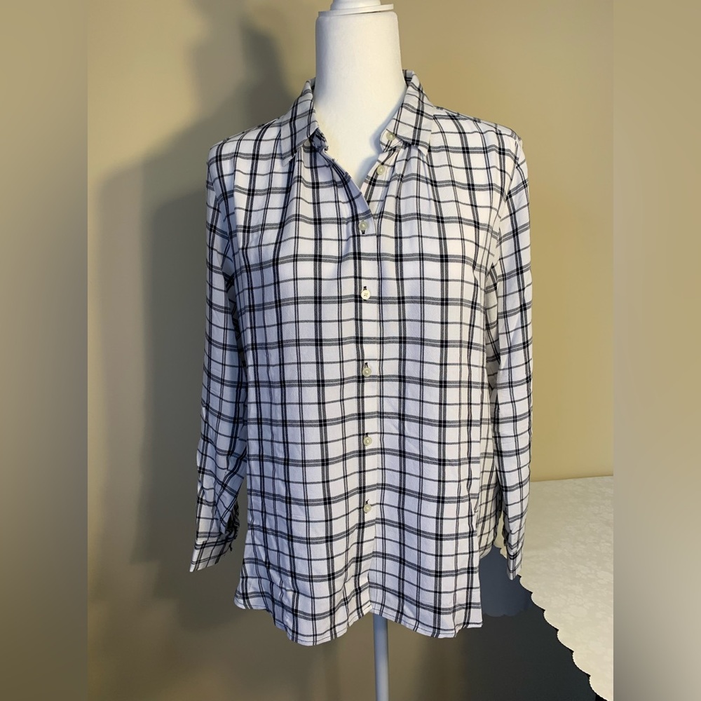 EUC Top: Button-Down, Tunic Length, Hi-Lo Hem, Relaxed Fit, Medium/Large